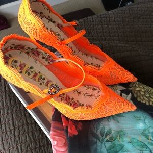 Gucci neon orange Virginia pumps